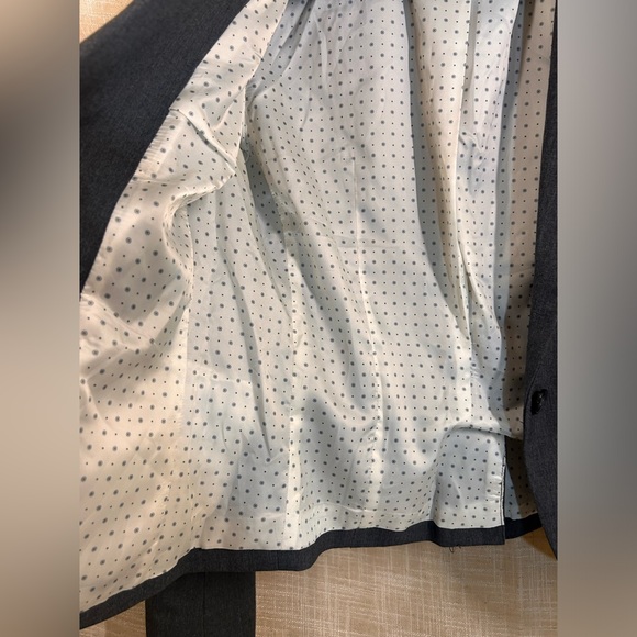 H&M Grey Blazer Suit Jacket with buttons and silky lining.Size 6. - Picture 9 of 12